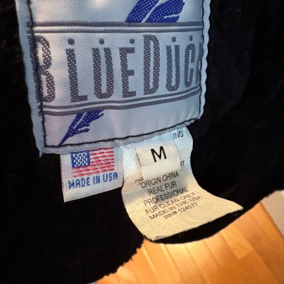 Luxurious genuine shearling jacket with rabbit trim - Picture 3 of 4